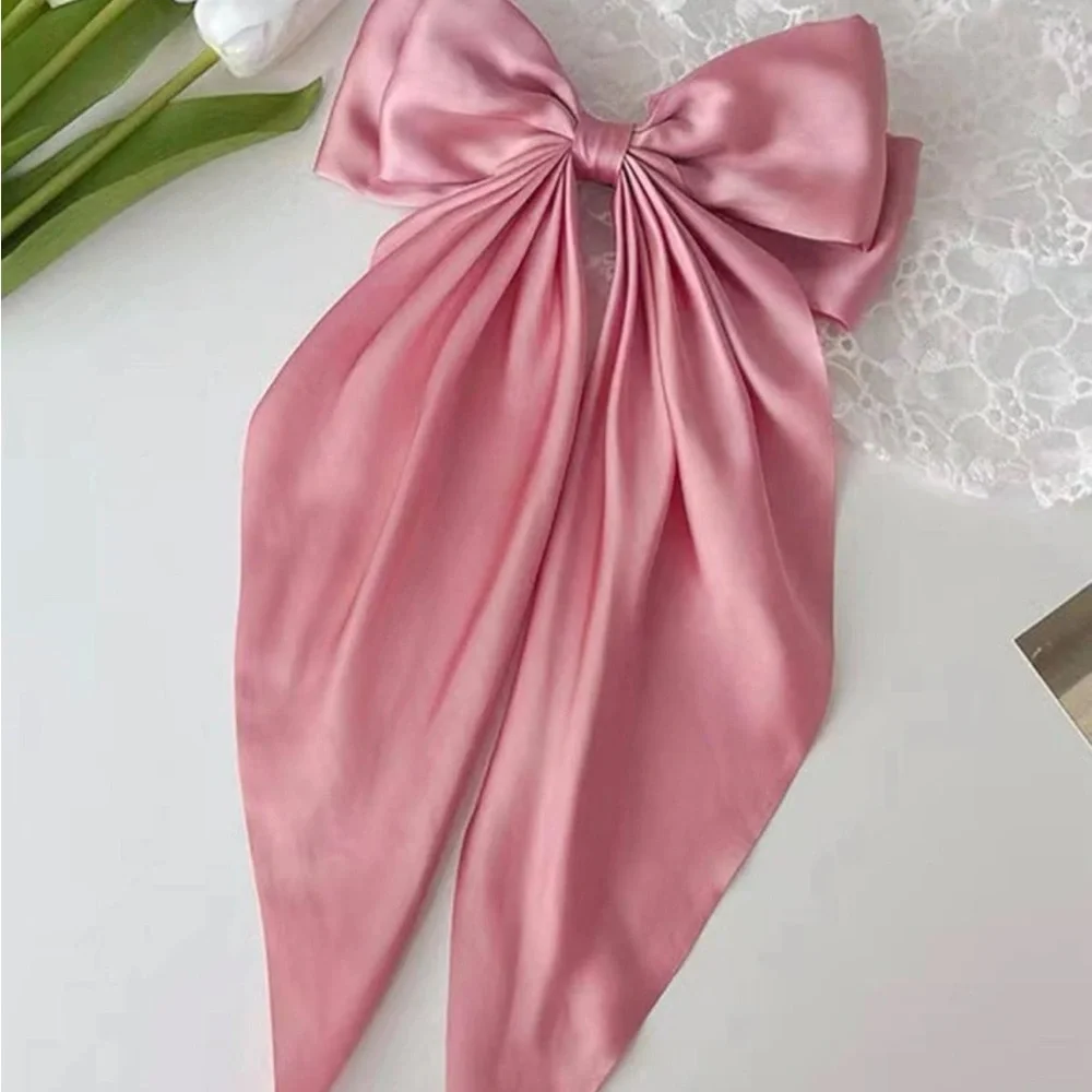 Silky Bow Hair Clip 🎀 - Picture 2 of 3